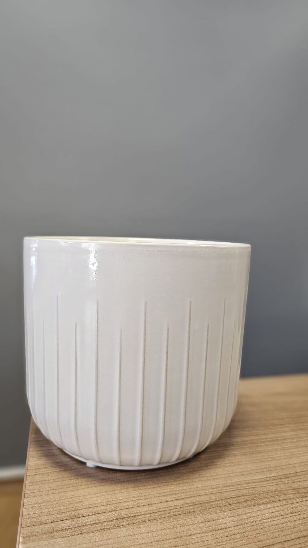 Saksı Seramik Beyaz Büyük 18x20 Cm.