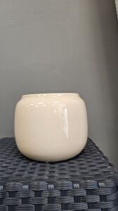 Saksı Seramik Beyaz Bombeli 14x12 Cm.