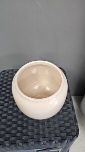 Saksı Seramik Beyaz Bombeli 14x12 Cm.