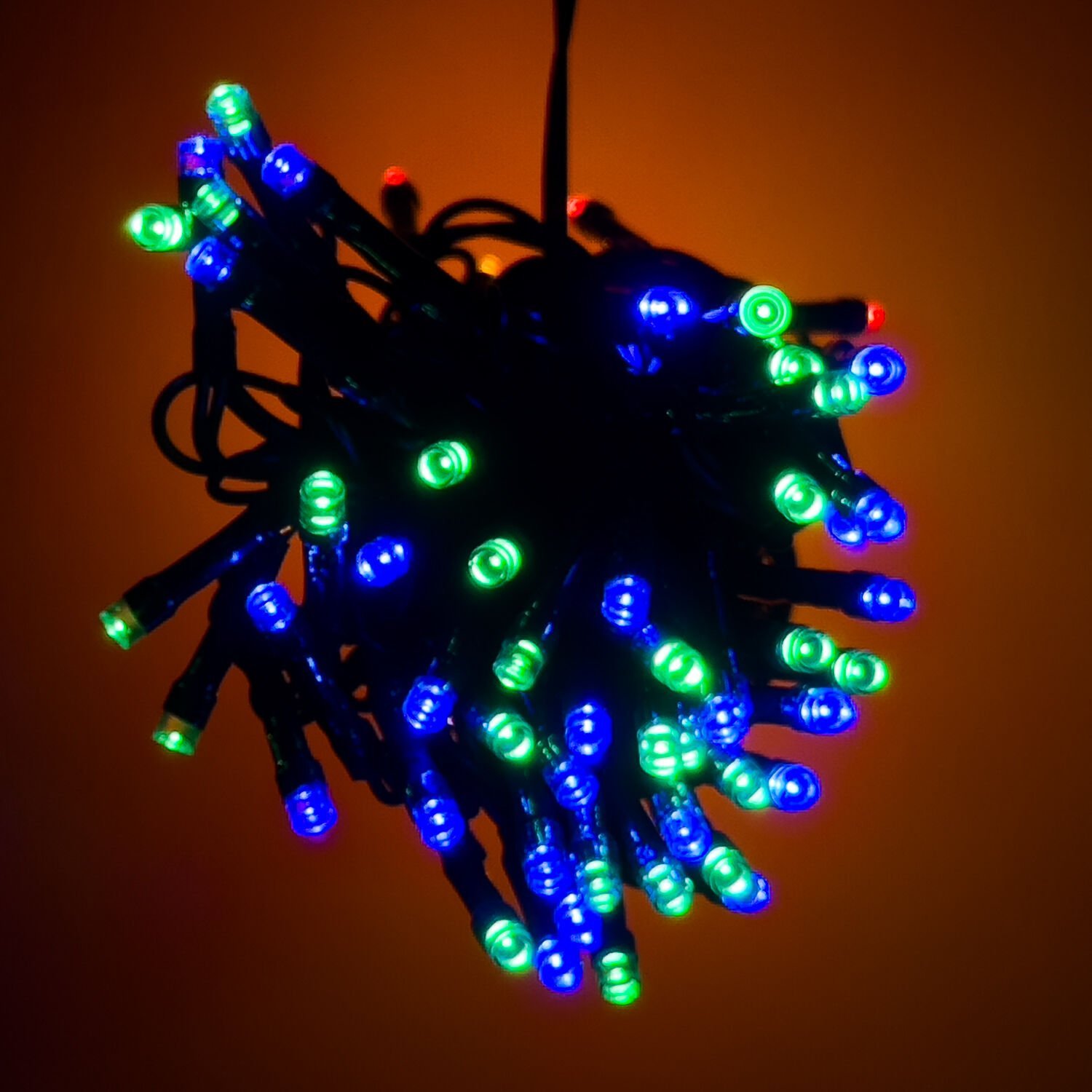 Yılbaşı Led Işık, MultiColor - 100 Ledli, USB Girişli, Pilli, Yeşil Kablo, 10 Metre