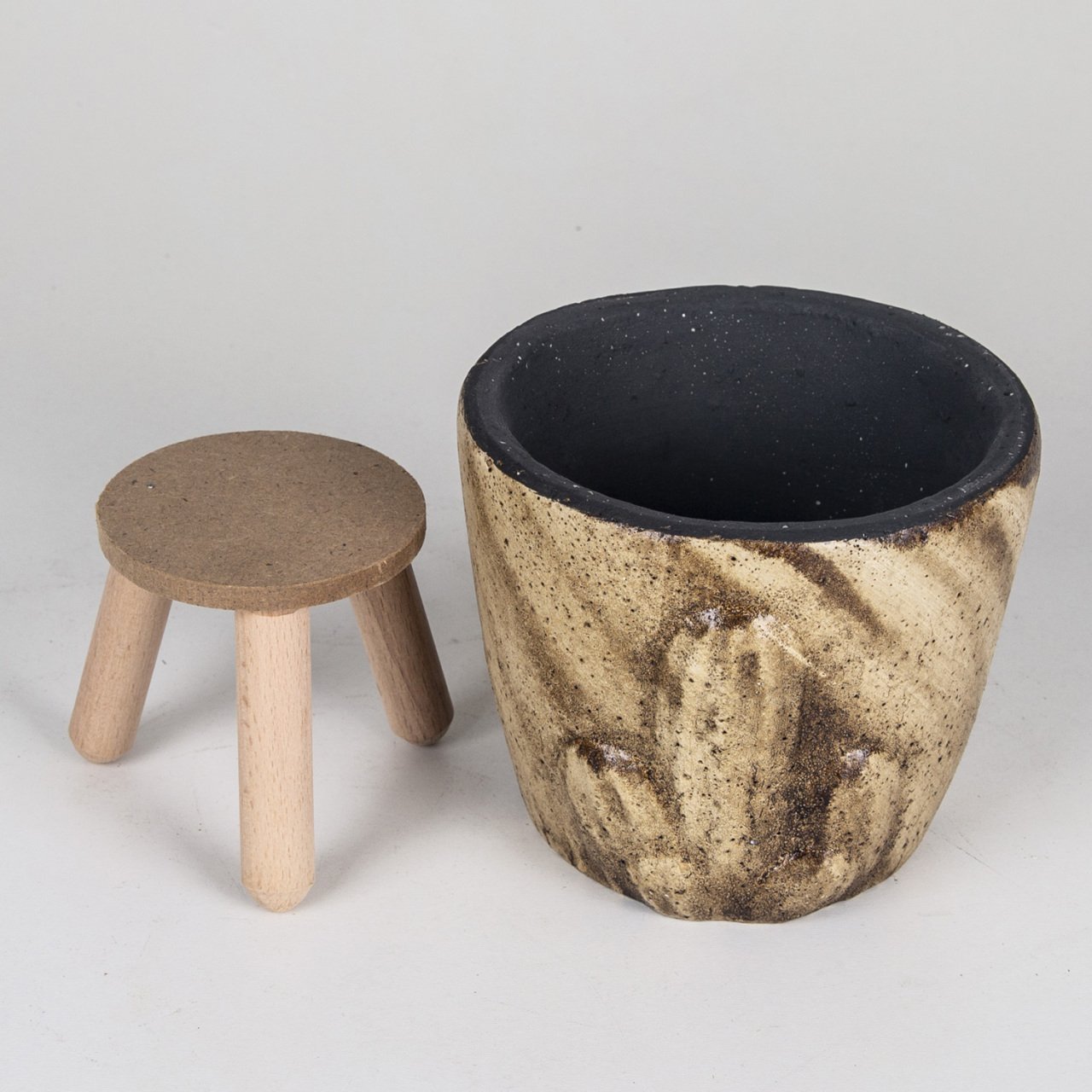 Ayaklı Kaktüs Desen Orta Boy (orkidelik) Kahverengi Beton Saksı 1 Lt