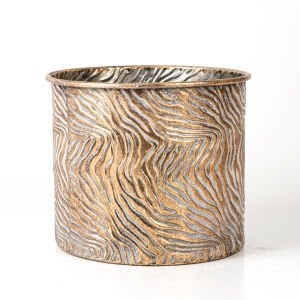 Dalga Desenli Ayaklı Silindir Metal Çiçeklik Saksı Altın Eskitme 21x24,5 Cm.